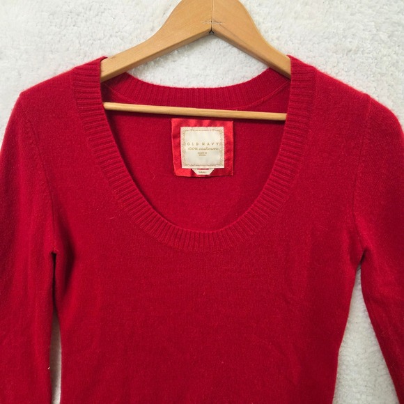 Old Navy Red 100% Cashmere Scoop Neck Long Sleeve Sweater Size Small - Picture 3 of 7